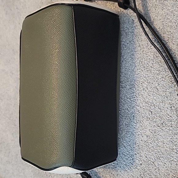 Authentic Coach Bennet crossbody in Colorblock - Picture 4 of 10